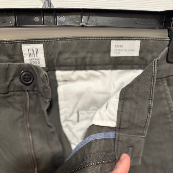 Men’s Gray Khaki Pants (33x30) | Gap Slim-fit Essential Khakis - Picture 4 of 8